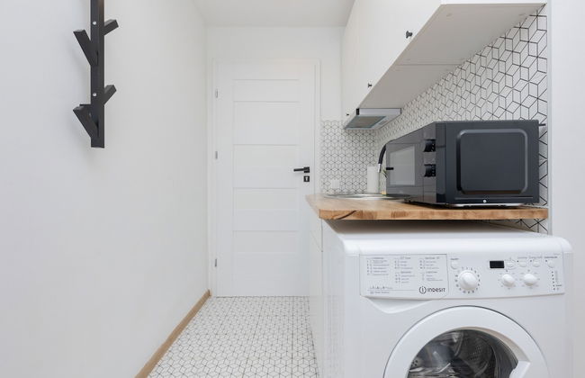 Studio Warsaw Miączyńska by Renters - Photo 10