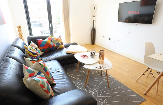 O2 Mailbox Central Premier Apartment - Photo 17