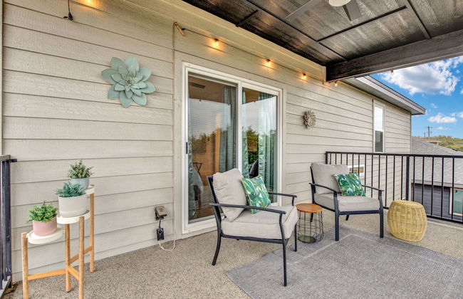 Soaring 2-level Point Venture Home on Lake Travis - Foto 37