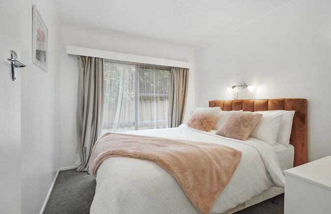 Lakeview Escape with spa - sauna - patio - Photo 10