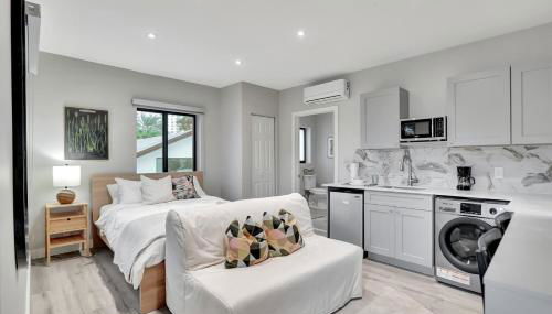 Studio Right off Las Olas - Steps to FTL Beach 2C - Foto 2, minibar