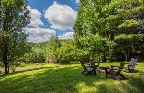 Secluded & Private Retreat- Hot Tub, Fire Pit, Near New River State Park - Foto 26