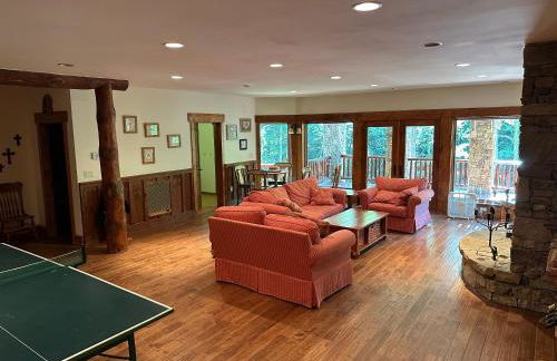 Luxury Mountain Retreat with views, fire pit, and creek - Foto 36