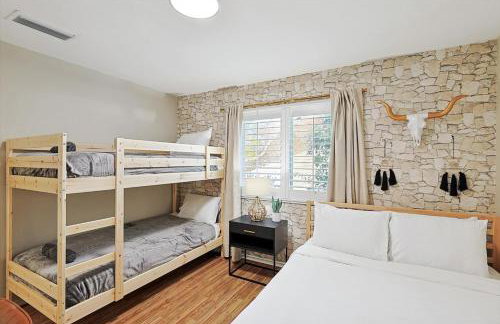 Luxury 5BR Getaway w Pool Hot Tub & Cinema - Foto 30