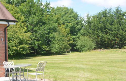 The Bunkhouse - 2 bedroom home with parking - Foto 13