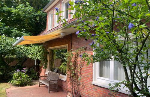 Haus, idyllischer Garten, Garage - Foto 1