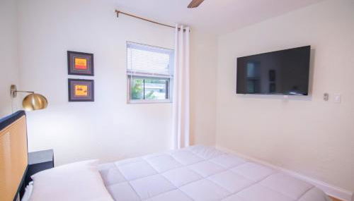 CasaHelena Poolside Paradise,Heated Pool,5min to Beach,IRB Clearwater,BBQ - Foto 5