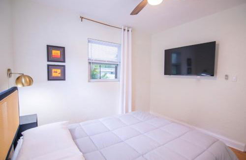 CasaHelena Poolside Paradise,Heated Pool,5min to Beach,IRB Clearwater,BBQ - Foto 5