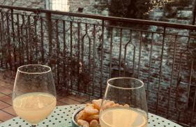 Wisteria Apartment - Photo 3