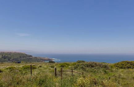 Stunning Beach House with Pool by LovelyStay - Foto 69