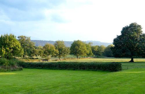 Spacious Holiday Cottage with Scenic Views - Foto 14