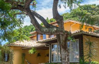 Casa em condomínio com piscina na melhor localização de Búzios - Foto 2