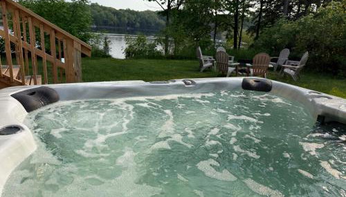 Northwood's Retreat on Pine Lake! With Hot Tub! - Foto 2