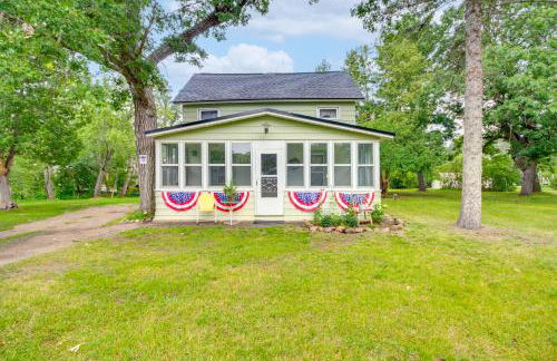 Charming Long Lake Home with Dock on 2 Acres! - Foto 37