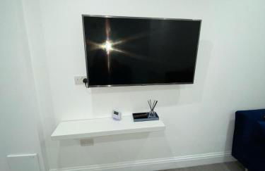 Modern 2BR Flat in London, free parking,Contractors - Foto 9