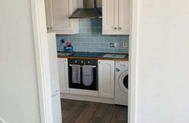 Aylesbury Apartment for Contractors and Holidays - FREE Parking for cars and vans - Foto 25