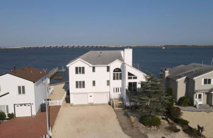Bay Front Home - Watch the sun rise over LBI. Pier for Boat/Swim/SUP/Kayak/Crab - Foto 1