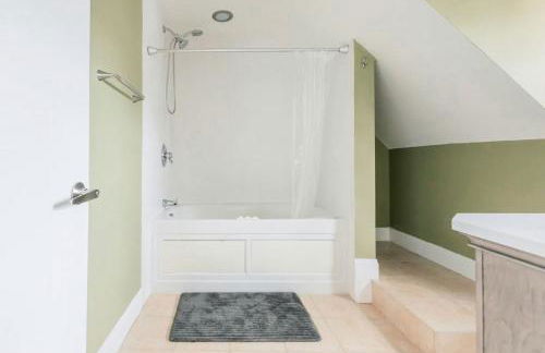 LARGE STUDIO open concept in Boston Zoo Franklin Park near - Foto 11