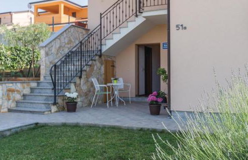 Two-Bedroom Apartment In Radmani - Photo 12