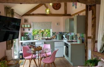 Field View Cottage hottub, dog friendly great view - Photo 1