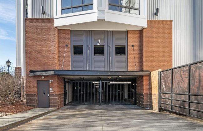 Spacious 2BD With Private Balcony and Free Parking 2 - Foto 43