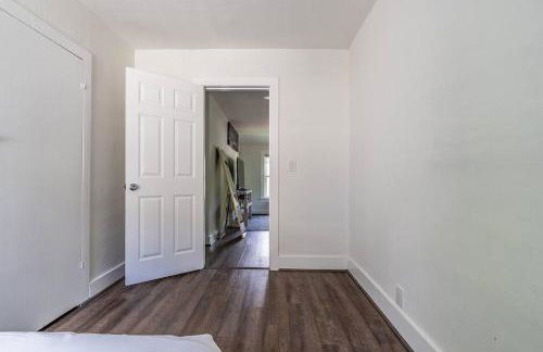 Cozy Craftsman Cottage 10 minutes away from DT! - Foto 27