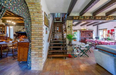 4 Bedroom Beautiful Home In Acqualagna - Foto 16