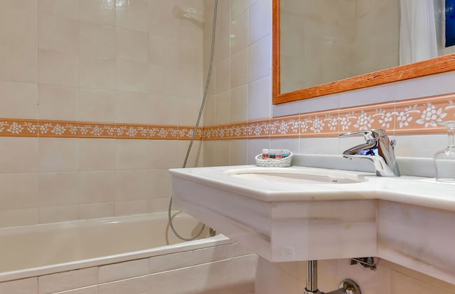 Hostal la Chata by Vivere Stays - Foto 18