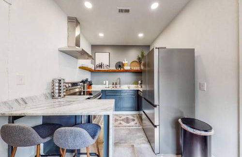 Luxury 8 Bed/4 Ba NuLu Home Private yard/parking - Foto 64