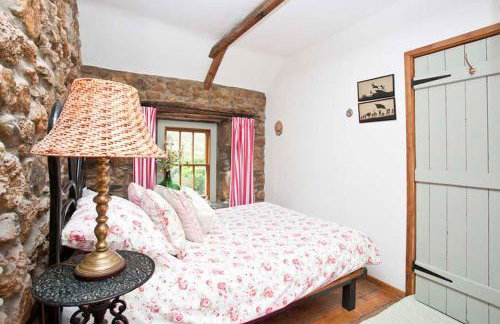 Petra Beach Cottage Great Sea Views Garden - Photo 24