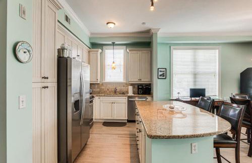 Breezy St Simons Hideaway with Waterfront Views! - Photo 11
