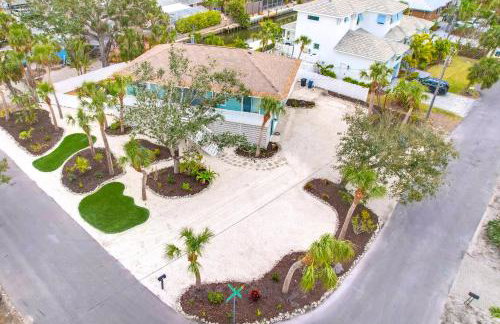 Home ON Key with pool, hot tub, putting green, arcade games, bike & mins to beach! - Foto 70