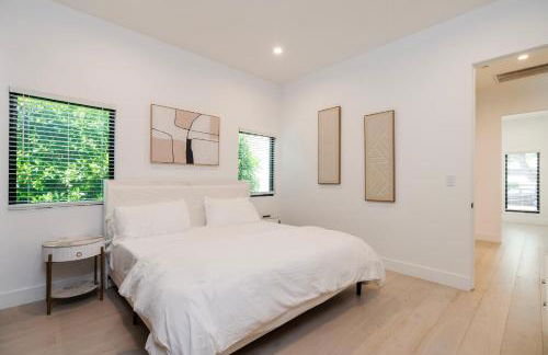 Modern Poolside Paradise - Foto 23