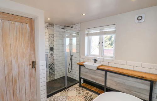 Beacon House - Photo 27