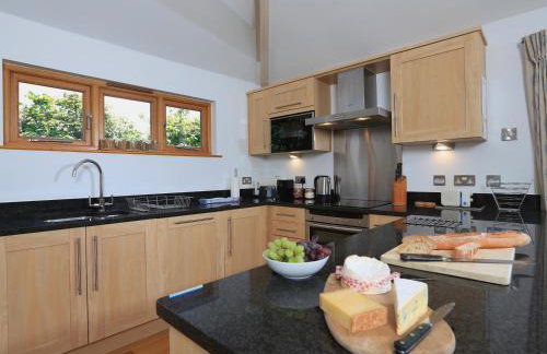 Courtyard Cottage - Photo 12