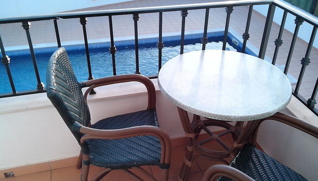 Albufeira 2 Bedroom Apartment 5 min From Falesia Beach and Close to Center! H - Photo 2, Primary image