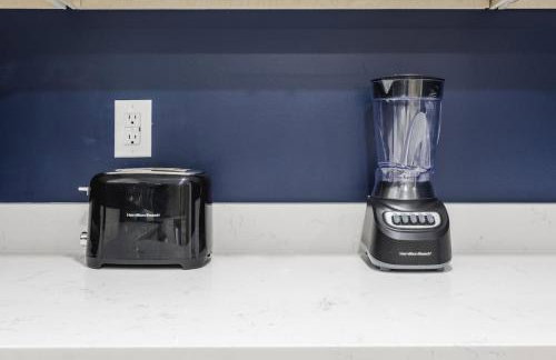 Chic Boho Retreat Near Downtown - Photo 18