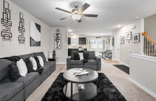 Roomy Getaway Elevate Your Stay, 6 Mins to RIC - Foto 8