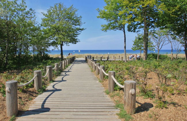 Lake View Modern Retreat - Foto 24