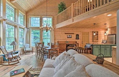 Rustic and Modern Home with Fire Pit on Tower Pond! - Foto 6