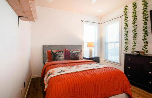 15 Mins to U of A - Pool & Hot Tub - Foto 47