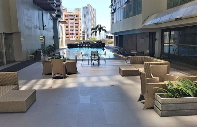 Cozy Pad in Heart of Makati HiSpeed WiFi - Photo 21