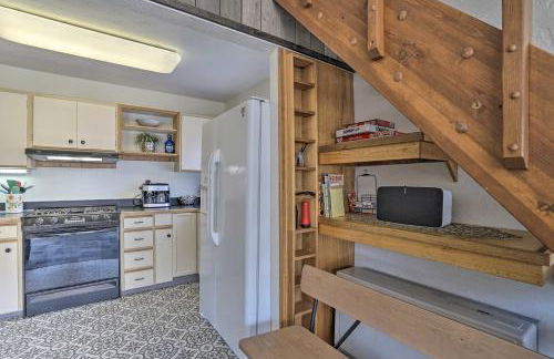 Cabin with Hot Tub and Views 1 Mile to Alyeska Resort - Foto 8