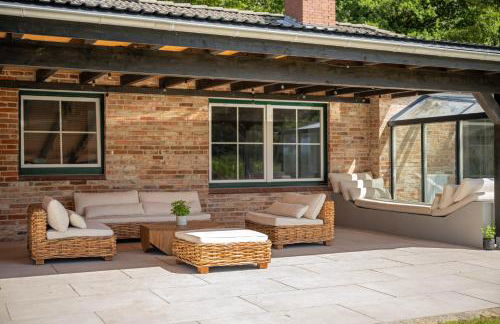 GUT KLETKAMP "Finkenhaus" - Idyllisch freistehendes Landhaus mit 3 Schlafzimmern und fantastischem Ausblick I 8 Personen I Offener Kamin I Garten I Wintergarten I Große Terrasse I Ruhig am Waldrand I Parkplätze I WLAN - Foto 3