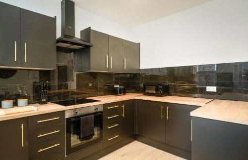 Anfield House - Liverpool Retreat 7 Bedroom Home - Photo 43