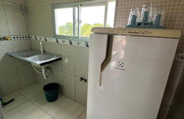 Quarto privativo com sala e tv em Villa Hostel - Foto 4