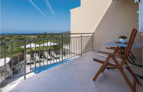 Six-Bedroom Holiday Home In Rogoznica - Foto 13