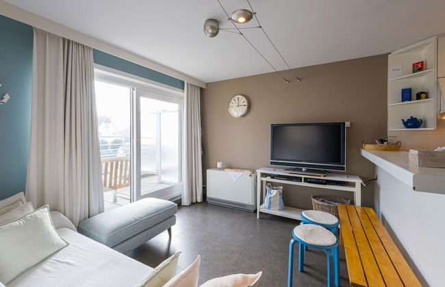 Quiet Apartment With Sunny Terrace - Photo 9