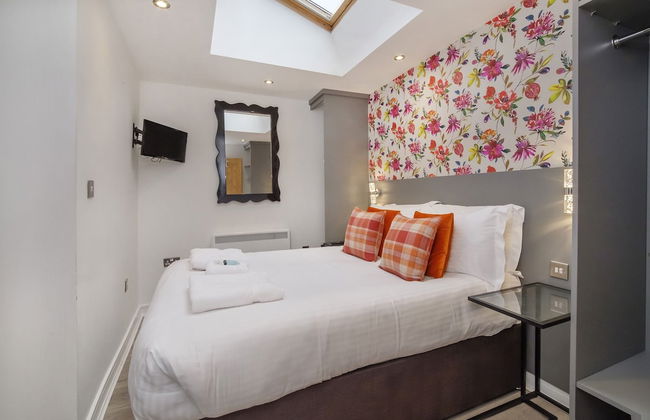 Reubens Court and City Apartments - Photo 2