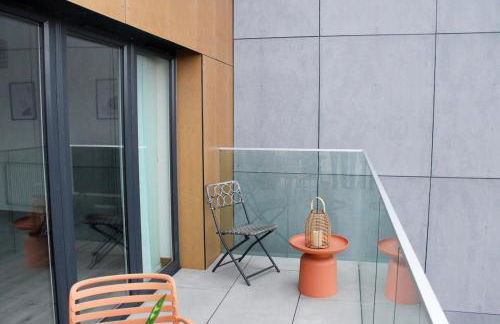 Stylish Essex Apartment, Balcony & Scenic Views - Foto 59